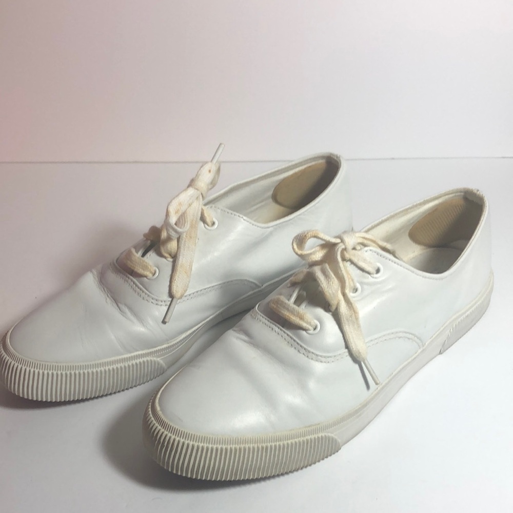 Liz Claiborne Cream Lace-Up Sneakers